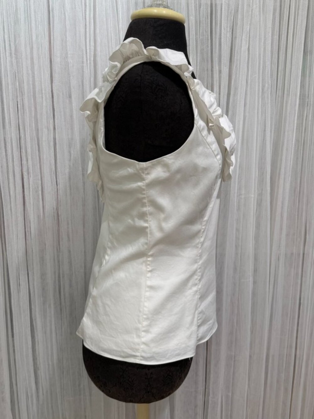 White House Black Market White Ruffle Sleeveless Blouse Top Women's Size 6 Girly - Picture 5 of 13